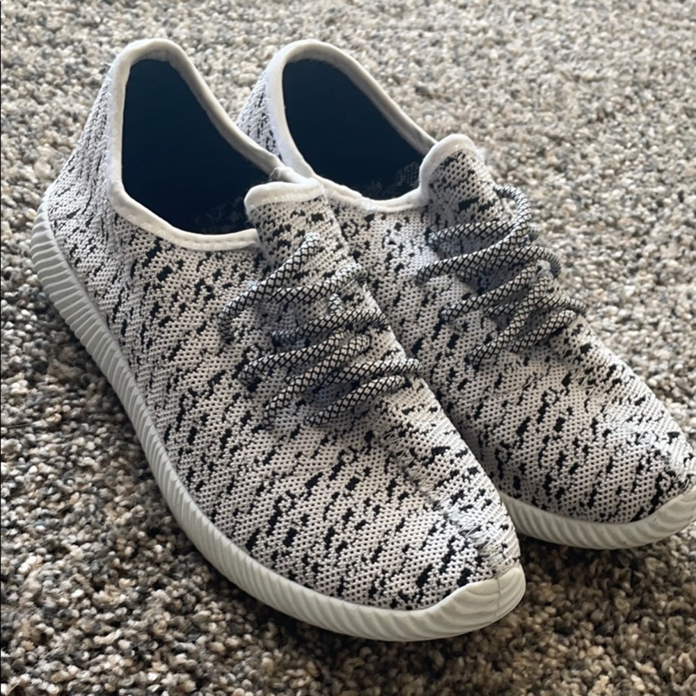 Women’s athletic shoes